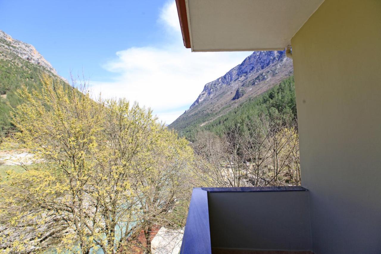 Hotel Gryka E Kelcyres Exteriör bild